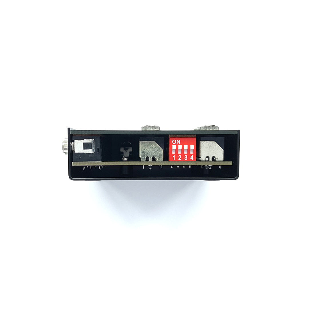 Patchbay DF Audio Nanopatch M, vista lateral do outro lado