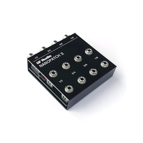 Patchbay DF Audio Nanopatch X, vista oblíqua