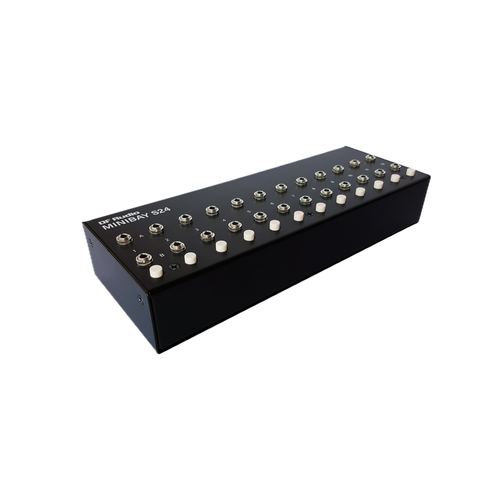 Patchbay DF Audio Minibay S24, vista oblíqua